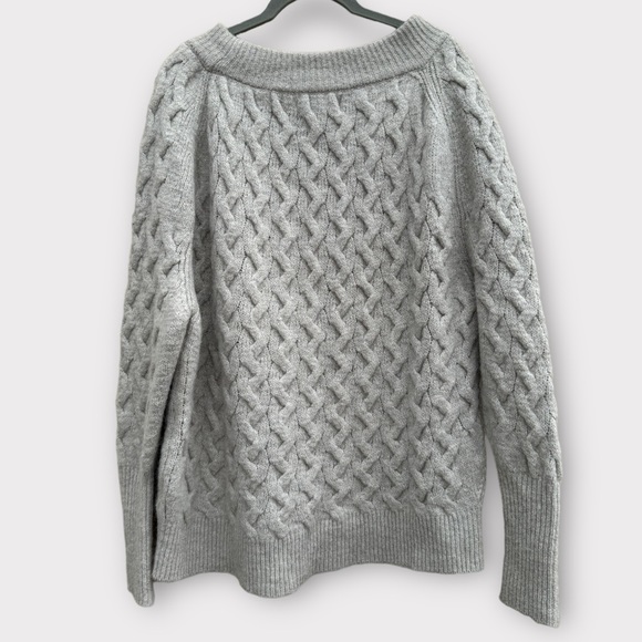 Mia Mai Italian Knit Sweater - Picture 3 of 9